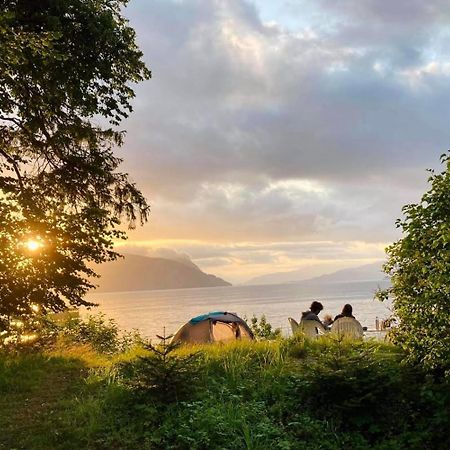 Hotel Nokling & Camping Hjelmeland Exterior foto