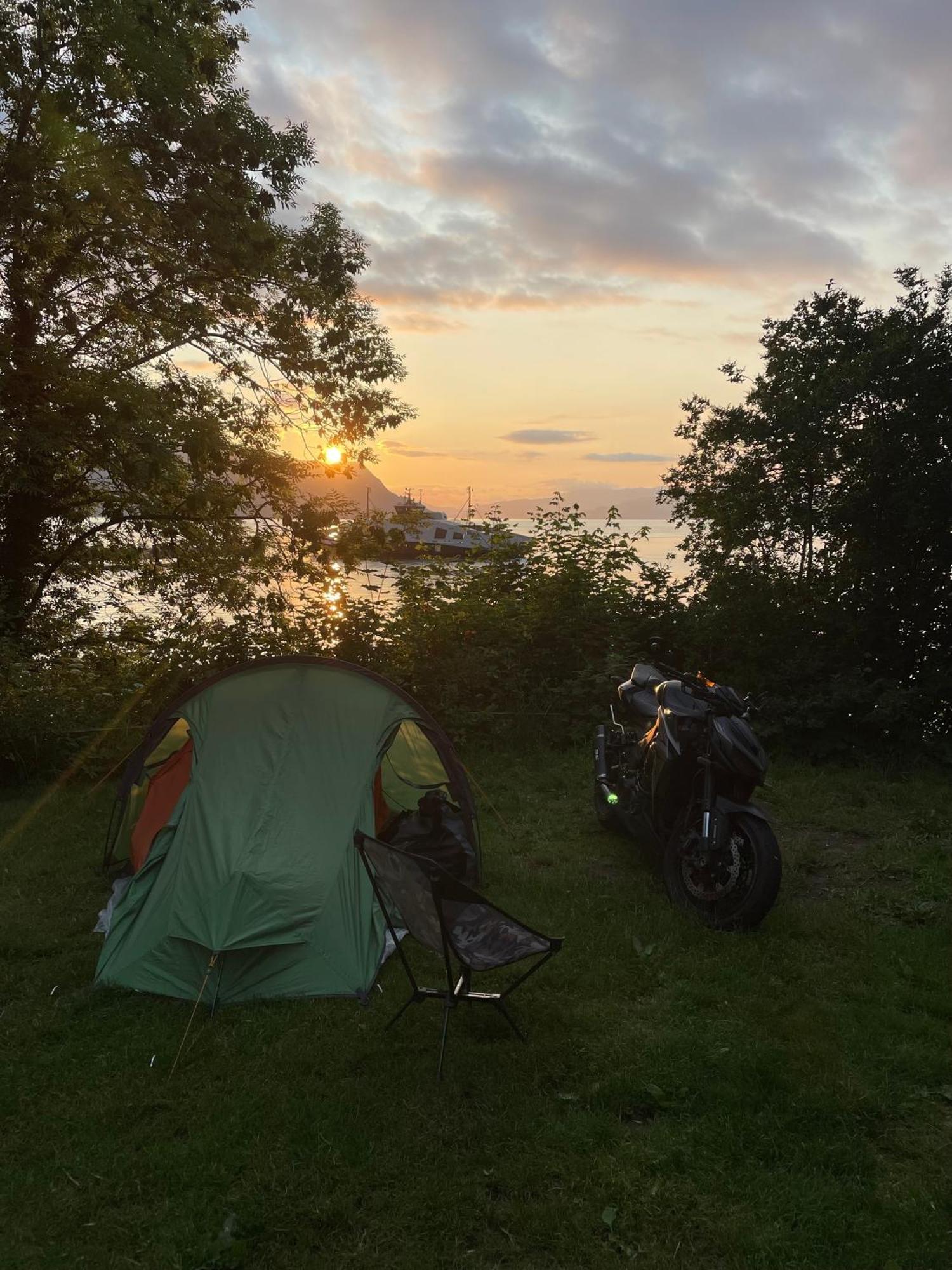 Hotel Nokling & Camping Hjelmeland Exterior foto