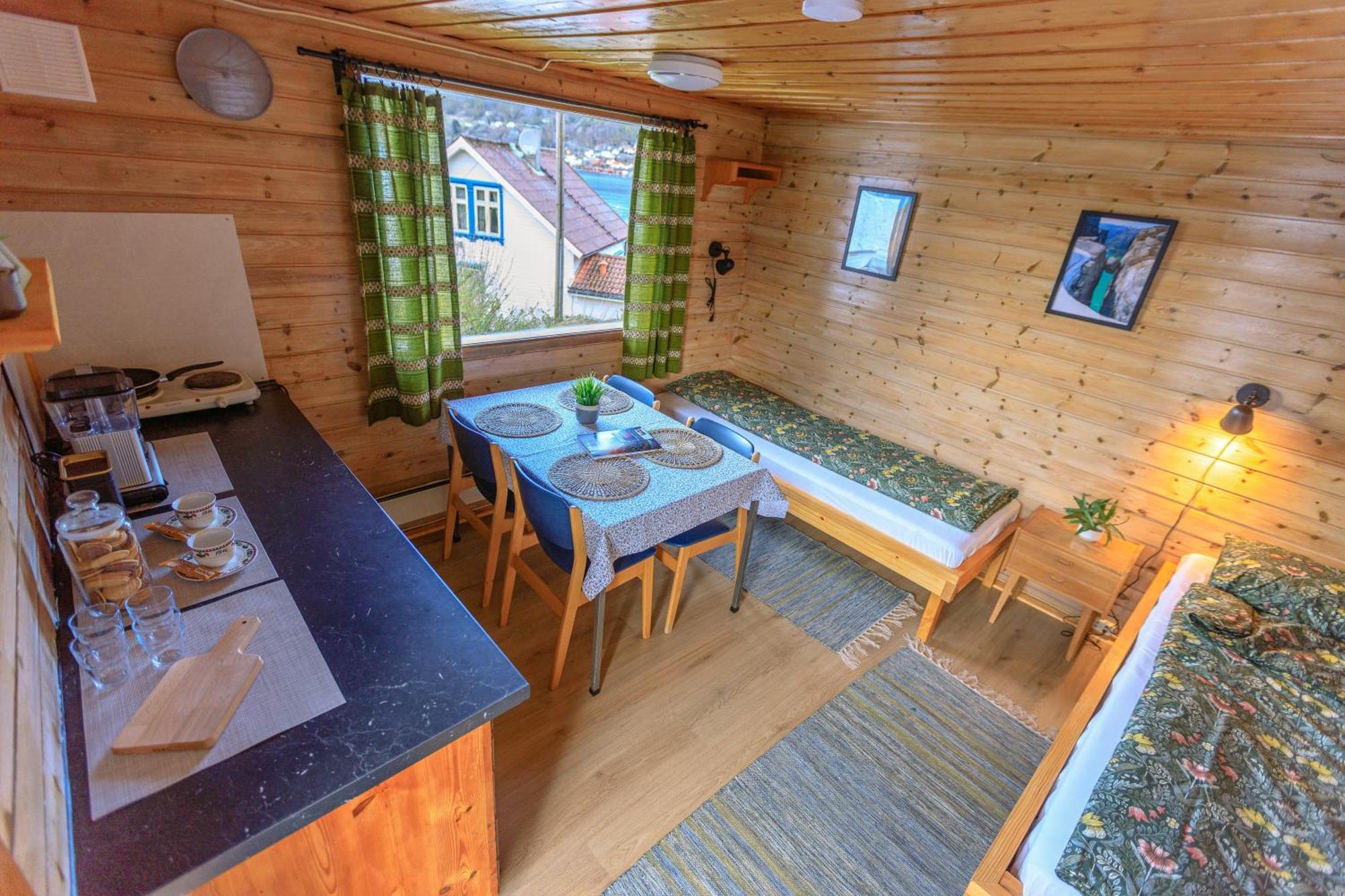 Hotel Nokling & Camping Hjelmeland Exterior foto